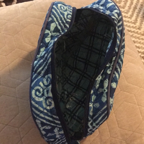 Vera Bradley makeup bag - Picture 3 of 4